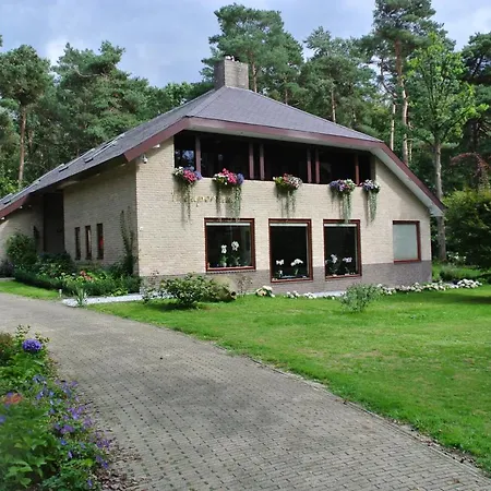 Bed & Breakfast Maupertuus *